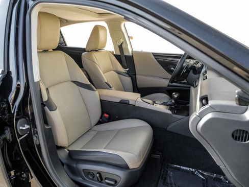 Used 2020 Lexus ES 300h 300h image 33