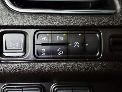 Used 2023 Chevrolet Suburban Z71 image 20