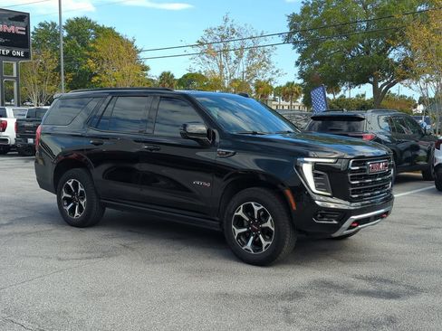 Used 2025 GMC Yukon AT4 w/ AT4 Premium Package AWD/4WD image 8