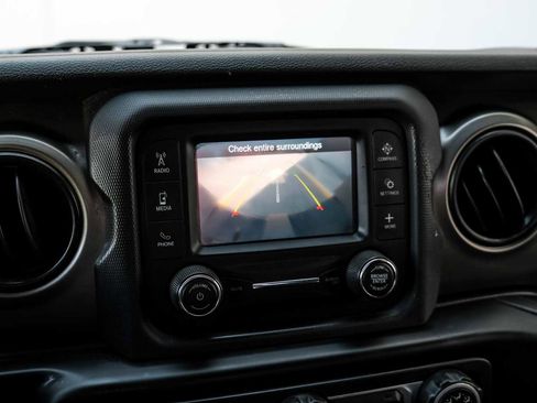 Used 2020 Jeep Wrangler Sport image 18