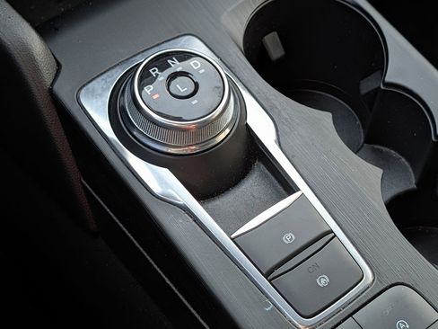 Used 2025 Ford Escape ST-Line image 24