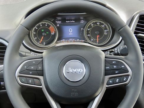 Used 2021 Jeep Cherokee Limited w/ Elite Package FWD image 23
