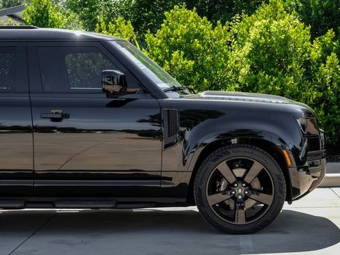 Used 2025 Land Rover Defender 130 V8 AWD/4WD image 13