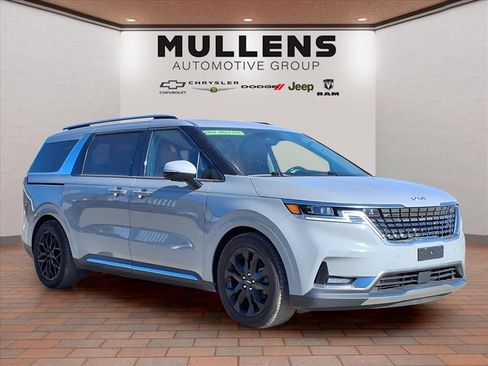 Used 2022 Kia Carnival SX Prestige image 3