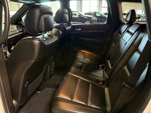 Used 2021 Jeep Grand Cherokee High Altitude AWD/4WD image 17