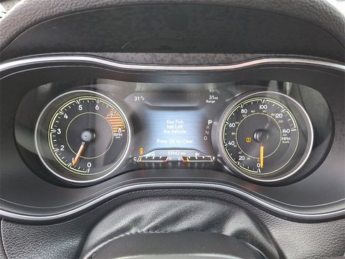 Used 2021 Jeep Cherokee Latitude Lux w/ Comfort/Convenience Group image 21