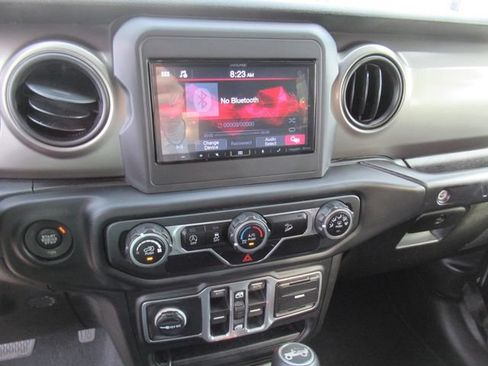 Used 2018 Jeep Wrangler Unlimited Sport S AWD/4WD image 28