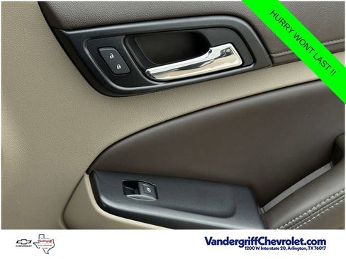 Used 2017 Chevrolet Suburban LT RWD image 22