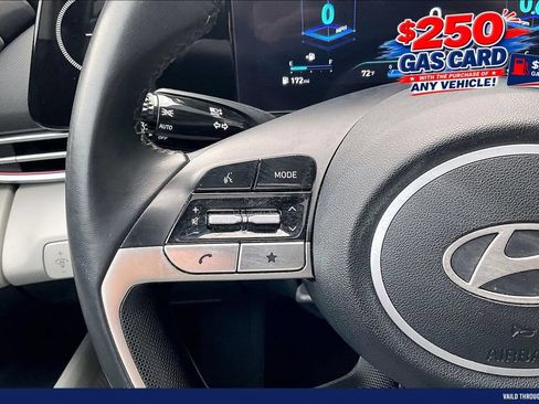 Used 2024 Hyundai Elantra Limited FWD image 18