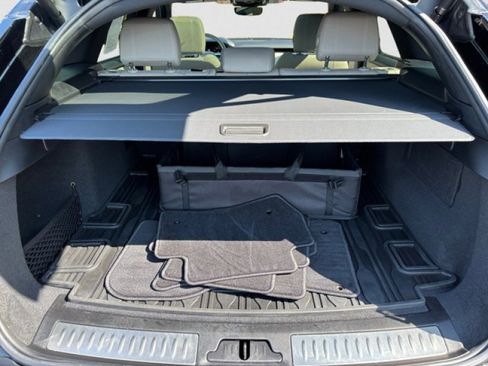 Certified 2021 Land Rover Range Rover Velar R-Dynamic S image 19