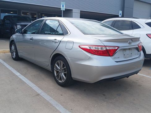 Used 2016 Toyota Camry SE image 6