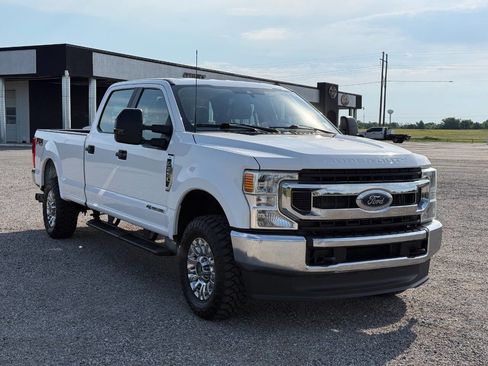 Used 2022 Ford F250 XL w/ Power Equipment Group AWD/4WD image 3