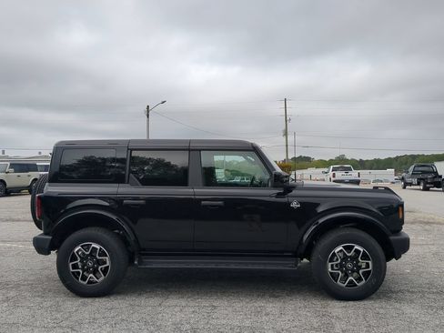 New 2026 Ford Bronco Outer Banks AWD/4WD image 2