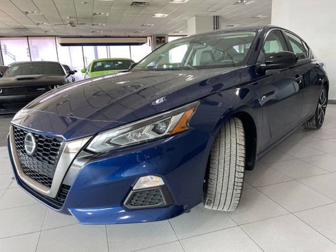 Used 2022 Nissan Altima 2.5 SR image 3