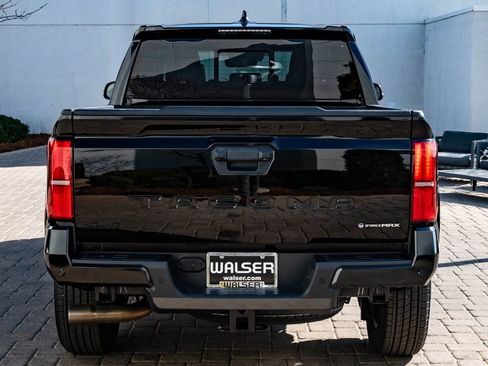 Used 2025 Toyota Tacoma TRD Sport w/ TRD Sport Upgrade Package image 7