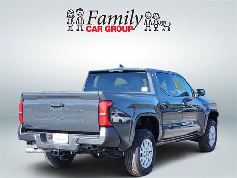 Used 2025 Toyota Tacoma SR image 4