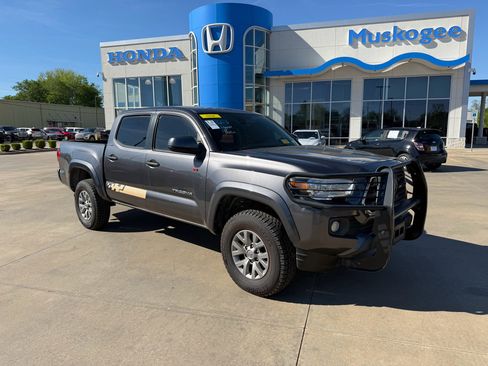 Used 2019 Toyota Tacoma SR5 image 1