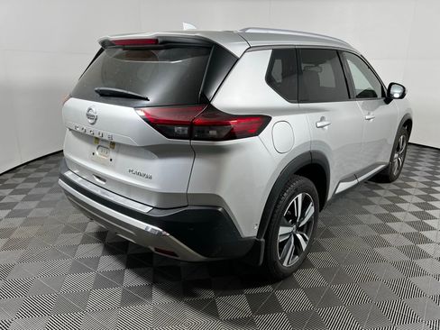 Used 2021 Nissan Rogue Platinum image 5