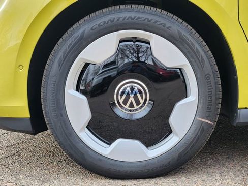 New 2025 Volkswagen ID. Buzz Pro S Plus AWD/4WD image 9