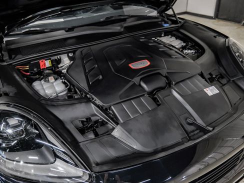 Used 2021 Porsche Cayenne GTS w/ Premium Package AWD/4WD image 64