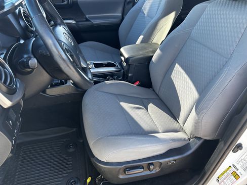 Used 2020 Toyota Tacoma SR5 w/ Technology Package image 21