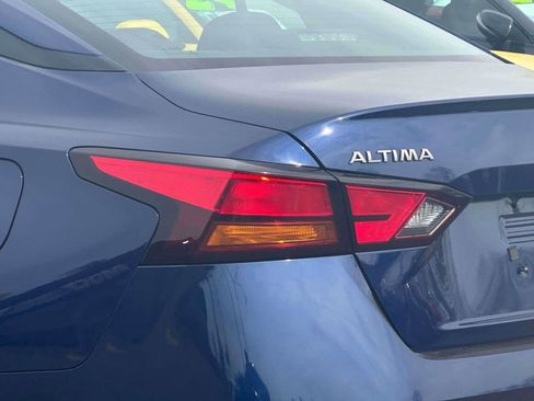 Used 2024 Nissan Altima 2.5 SR FWD image 8