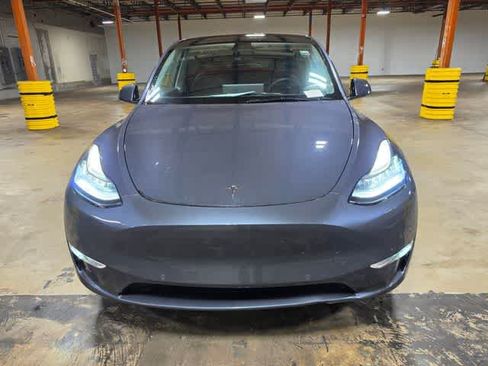 Used 2022 Tesla Model Y Long Range AWD/4WD image 2