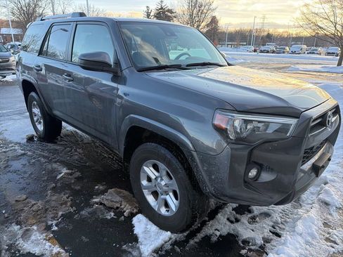 Used 2022 Toyota 4Runner SR5 image 7