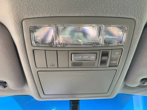 Used 2010 Toyota Camry XLE FWD image 37