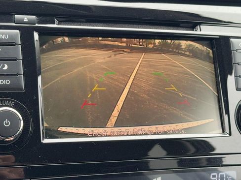 Used 2018 Nissan Rogue SV image 21