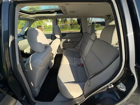Used 2011 Subaru Forester 2.5X Premium image 16