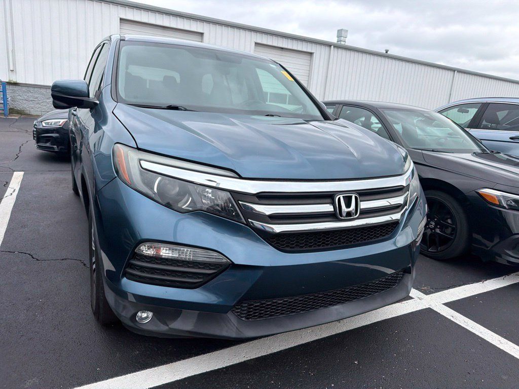 Used 2017 Honda Pilot EX image 5