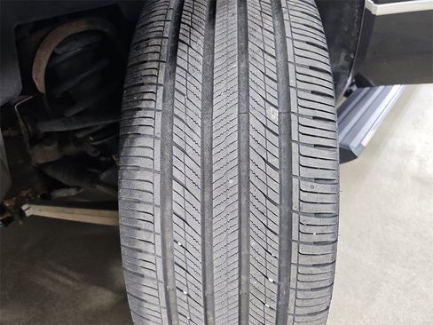 Used 2016 GMC Yukon XL Denali image 39