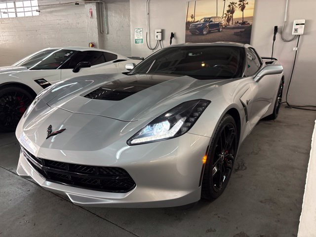 Used 2019 Chevrolet Corvette Stingray Coupe w/ Carbon Flash Badge Package RWD image 2