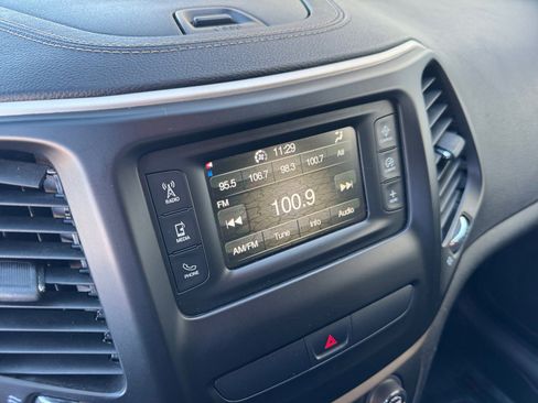 Used 2016 Jeep Cherokee Latitude image 25