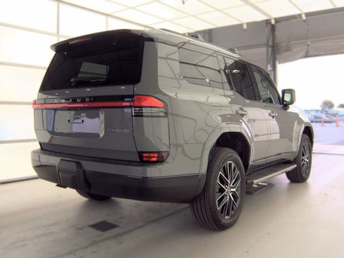 Used 2026 Lexus GX 550 w/ Accessory Package (2T) AWD/4WD image 4