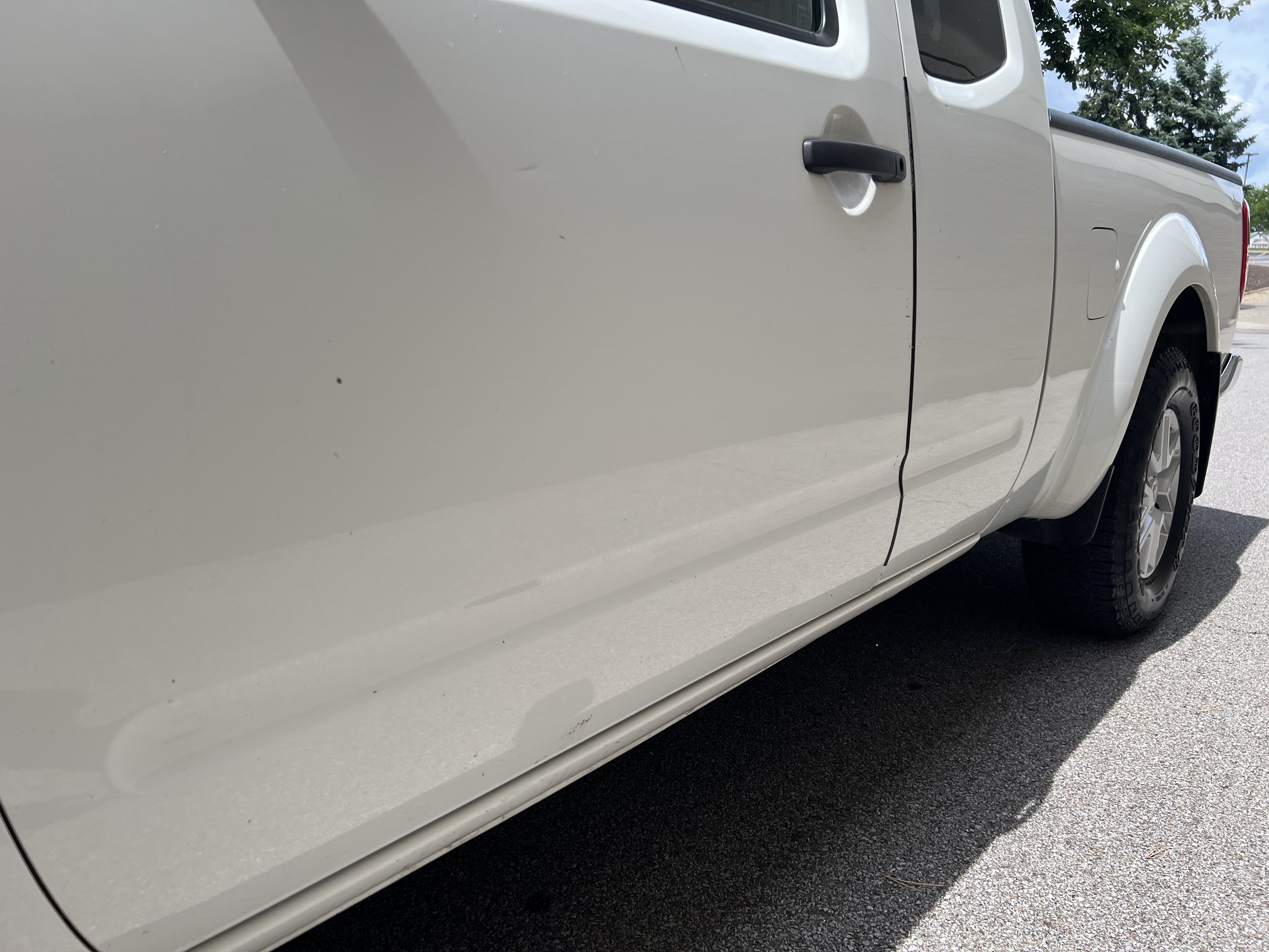 Used 2014 Nissan Frontier SV w/ SV Value Truck Package AWD/4WD image 32