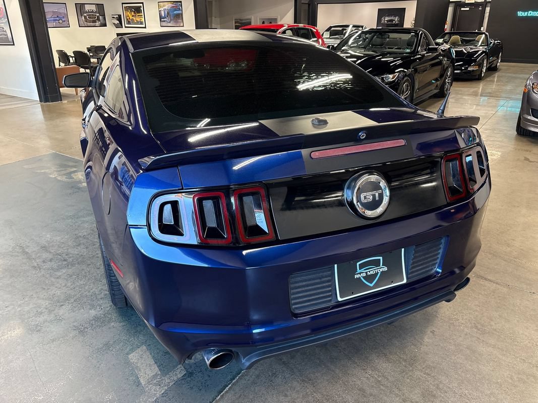 Used 2010 Ford Mustang GT Premium RWD image 8