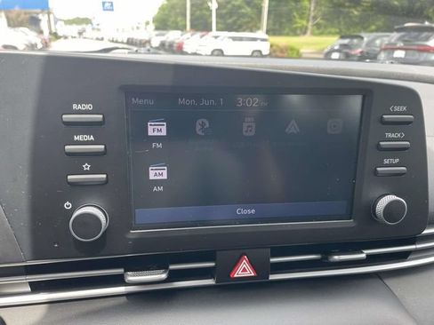 Used 2024 Hyundai Elantra SE FWD image 24