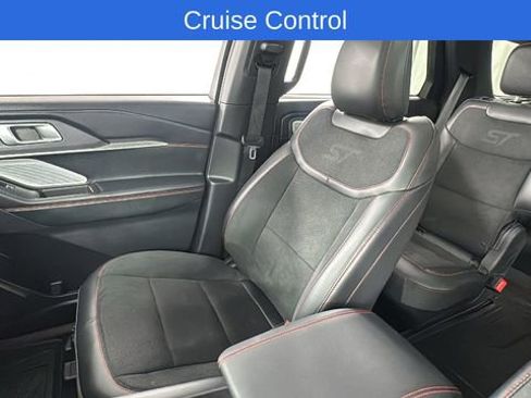 Used 2025 Ford Explorer ST image 13