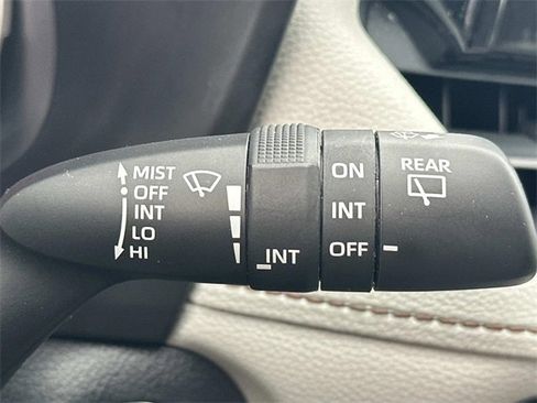 Used 2020 Toyota RAV4 XLE image 9