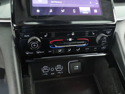 Certified 2021 Jeep Grand Cherokee L Laredo w/ Luxury Tech Group I image 15