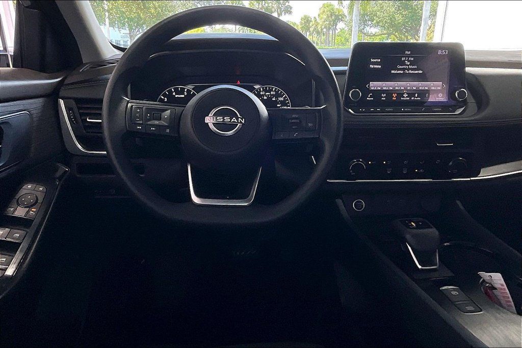 Used 2023 Nissan Rogue S AWD/4WD image 5