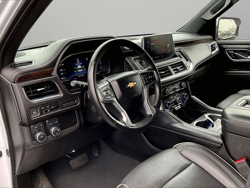 Used 2023 Chevrolet Suburban Premier AWD/4WD image 21