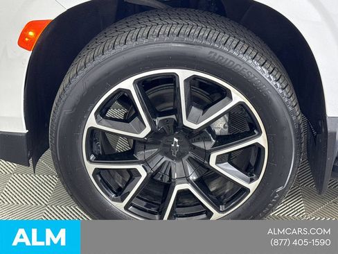 Used 2024 Chevrolet Suburban RST w/ Luxury Package AWD/4WD image 14