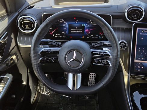 Used 2024 Mercedes-Benz GLC 300 4MATIC image 29