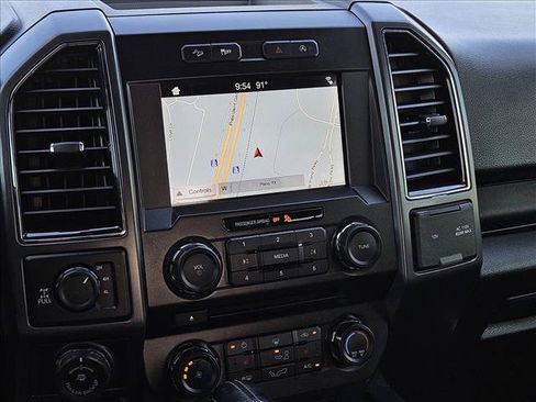 Used 2018 Ford F150 XLT w/ Equipment Group 302A Luxury AWD/4WD image 18