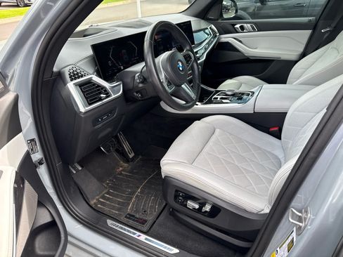 Used 2024 BMW X5 xDrive40i w/ M Sport Package AWD/4WD image 8