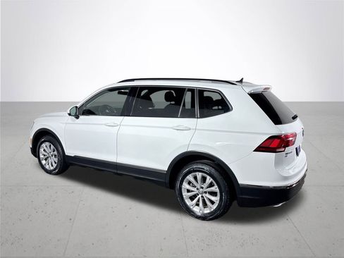 Used 2018 Volkswagen Tiguan SE w/ Panoramic Sunroof Package image 8