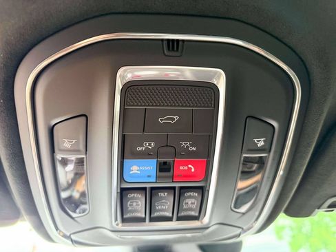 Used 2025 Jeep Grand Cherokee Summit AWD/4WD image 28